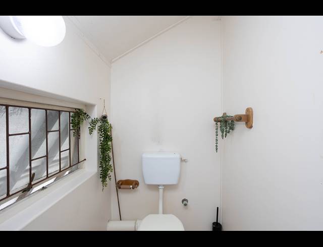 1 BEDROOM APARTMENT TO LET IN KENILWORTH